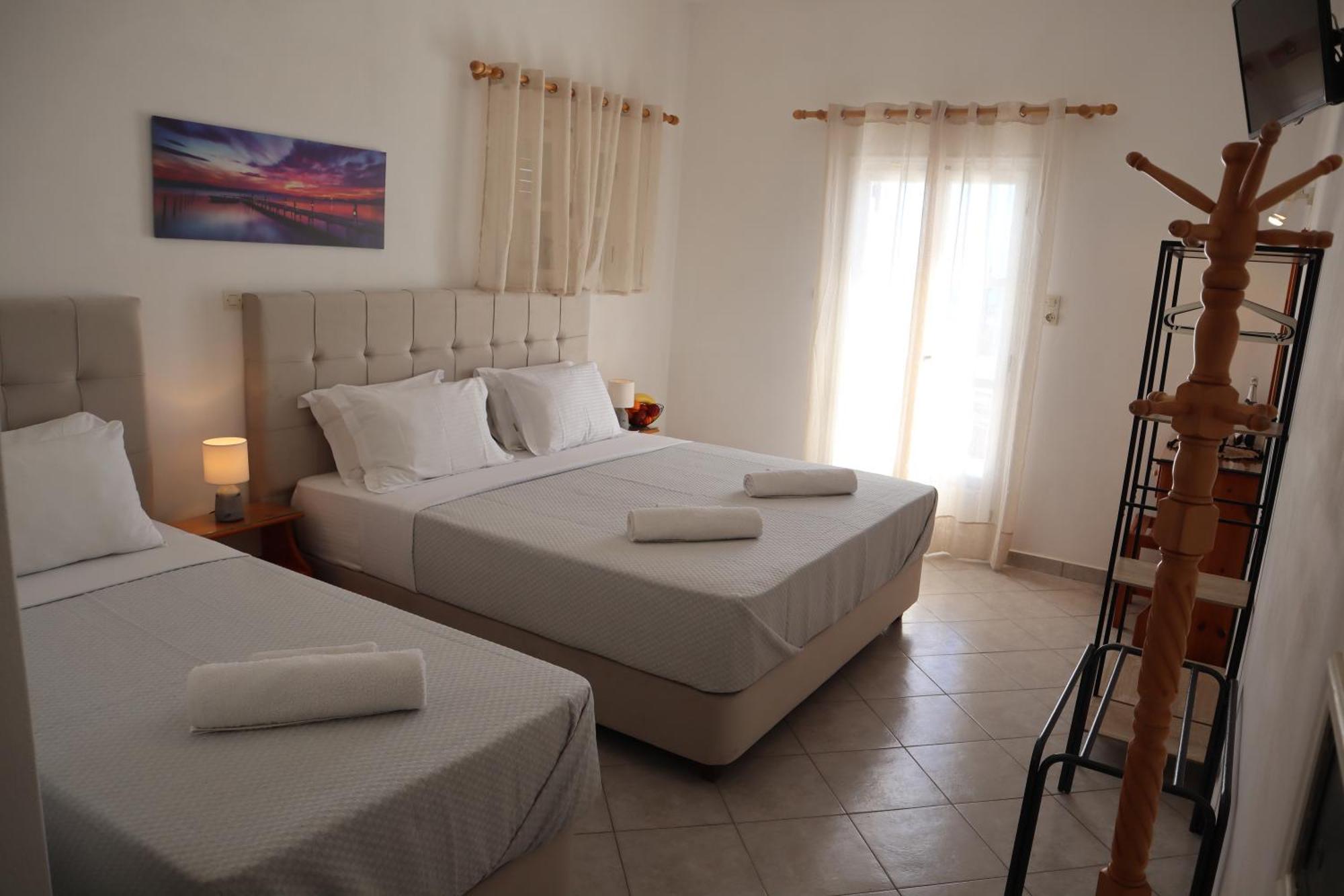 Gasthof St.george & Perivolos (Santorini)